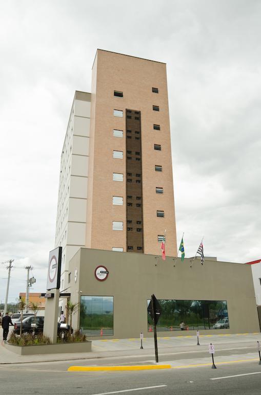 Majore Hotel Пиндамоньянгаба Экстерьер фото